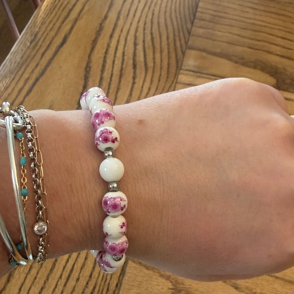 NWT T. Jazelle Floral Pink and White Beaded Bracelet - Picture 1 of 4